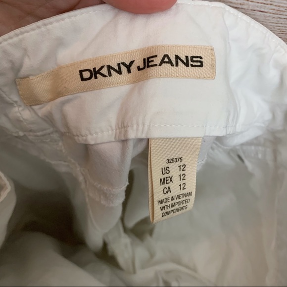DKNY Jeans | White Cargo Capris - Picture 5 of 8